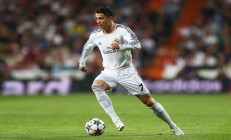 九游体育-当安菲尔德遇见总决赛，范戴克的双重压哨传奇