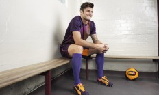 九游娱乐-奥运周期关键战，丹麦终结几内亚黑马之路，焦点战背后的战略启示