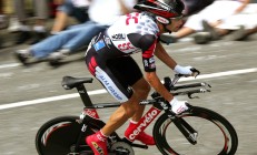 九游体育APP-F1新赛季揭幕战之夜，努涅斯如何以非典型存在感点燃赛场内外