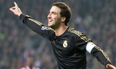 九游娱乐入口-绿茵场上的北欧童话，苏格兰逆袭丹麦，意甲焦点战外的足球启示