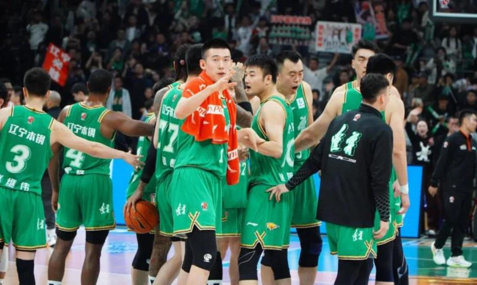 包含辽宁篮球队再次获得胜利，稳居联赛前列的词条