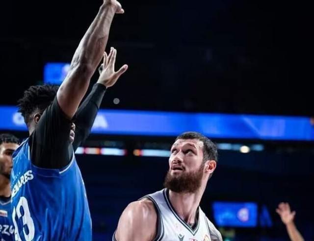 海口比达华迎来关键战，球队士气高涨，教练发挥战术优势的简单介绍