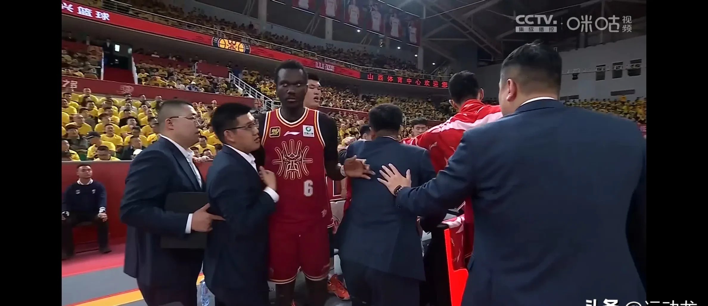 双方交锋激烈，场面十分精彩的简单介绍