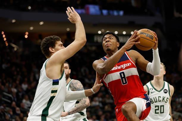 包含太阳连胜踏上征程，奇才再次获胜的词条