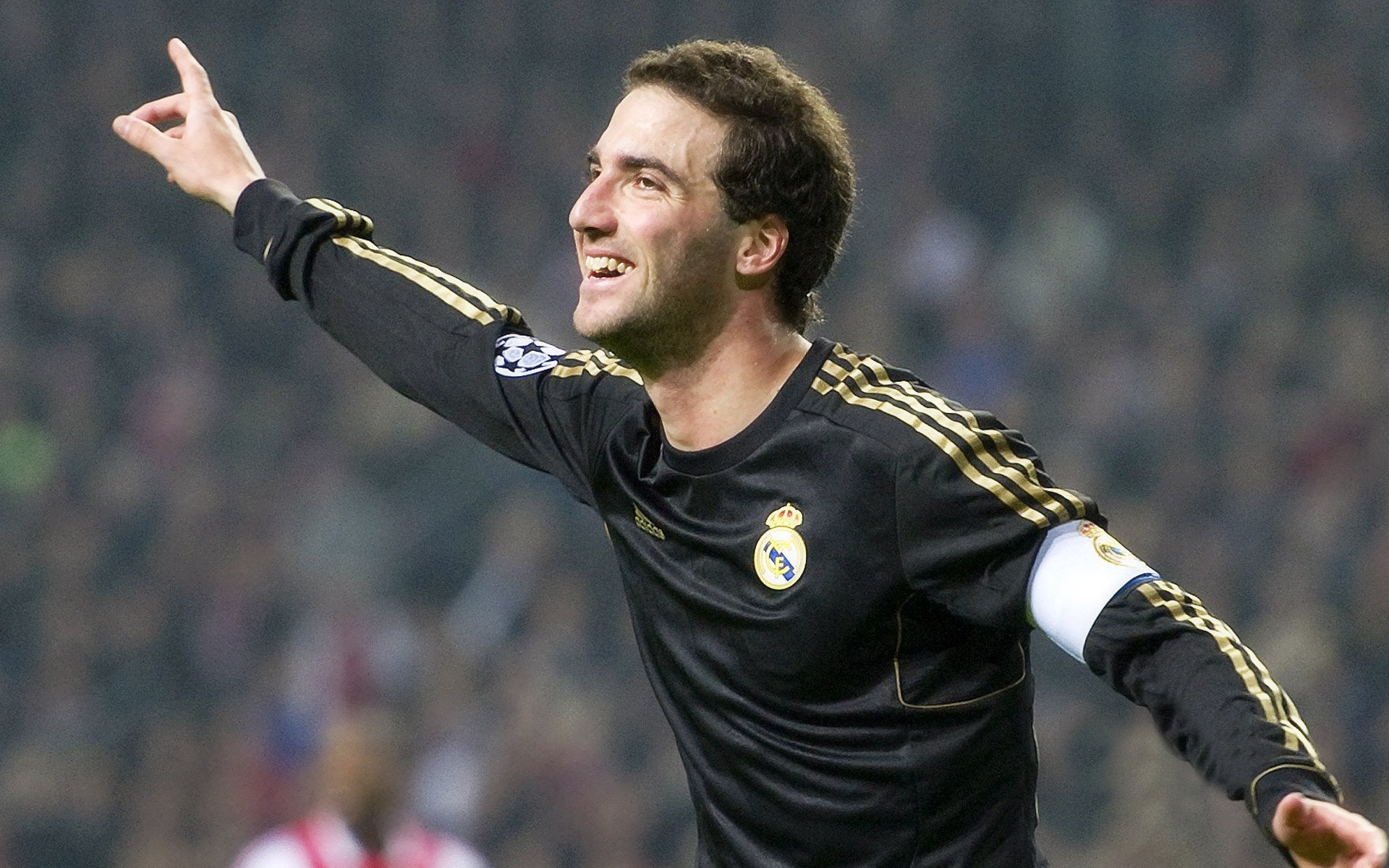 字母哥的英超争冠之夜,一场被命运编码的终极对决