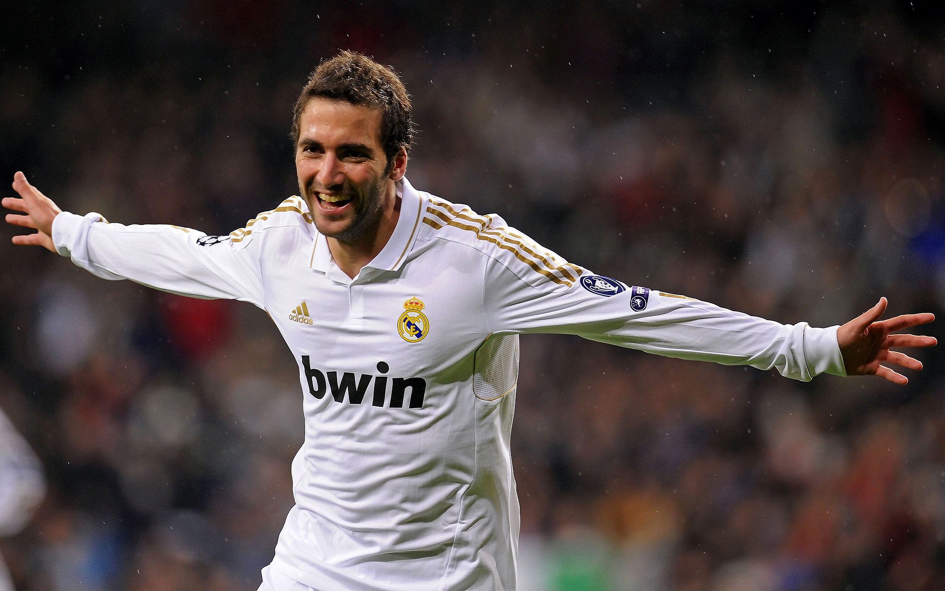 阿劳霍冠军级表现奠定胜局，英格兰斩落伊朗展现实力碾压